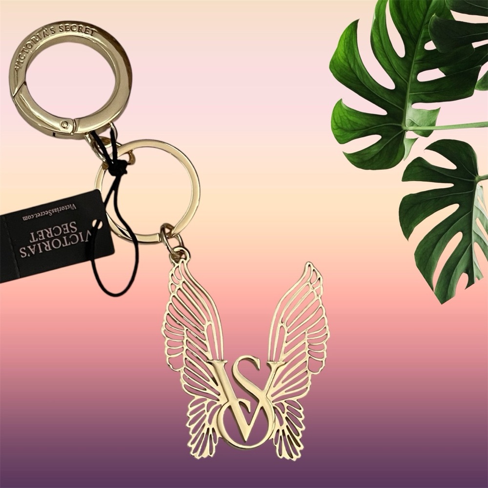 NEW VICTORIA'S SECRET VS WINGS Keychain Charm